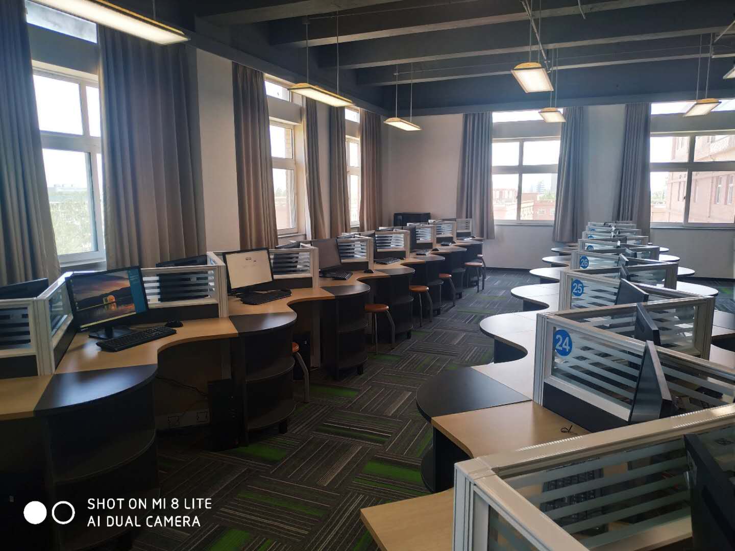 助力國(guó)際學(xué)校，智慧課堂上線(xiàn)！